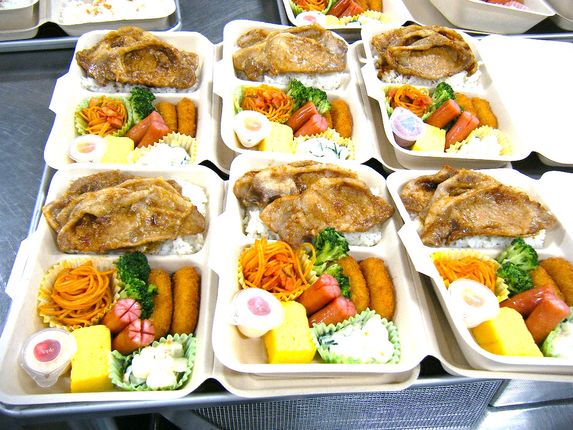 栄養課】児童病棟の元気いっぱい！高良山登山お弁当☆ | 聖ルチア病院